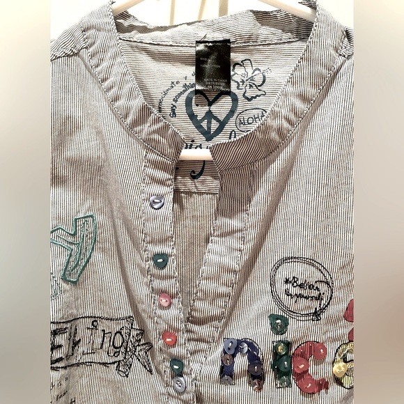 Desigual ‘Say Something’ button-up top - Picture 4 of 6